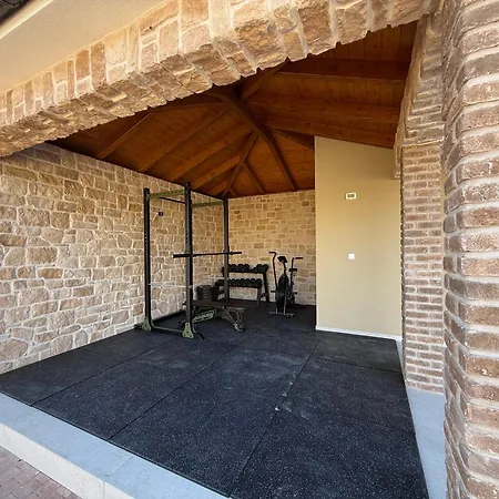 Villa New Bombovi Dvori With Pool, Gym & Sauna