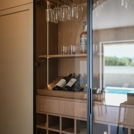 Villa New Bombovi Dvori With Pool, Gym & Sauna Privlaka (Zadar)