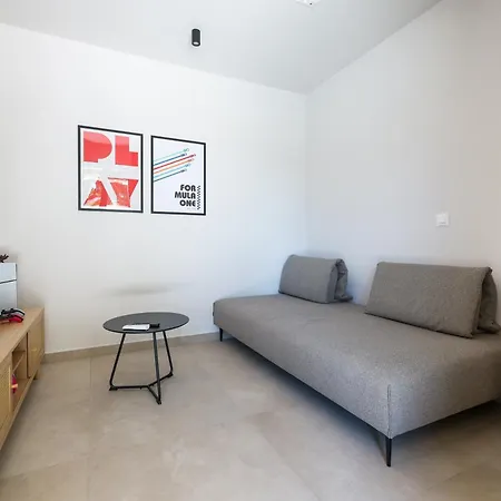 New Bombovi Dvori With Pool, Gym & Sauna Villa