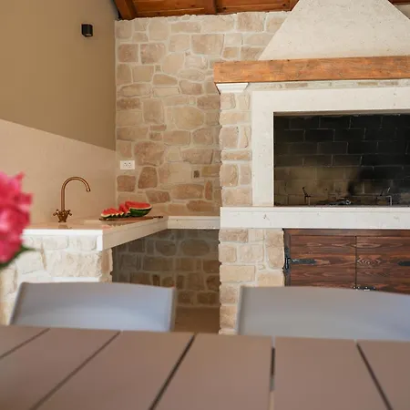 New Bombovi Dvori With Pool, Gym & Sauna Privlaka (Zadar)
