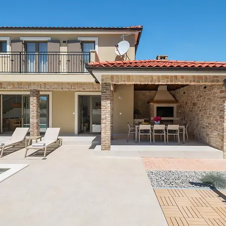 Villa New Bombovi Dvori With Pool, Gym & Sauna *
