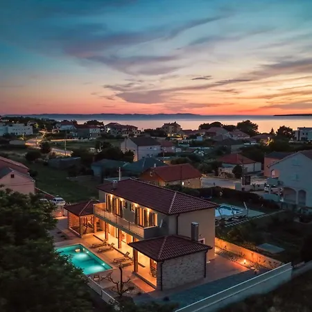 New Bombovi Dvori With Pool, Gym & Sauna Privlaka (Zadar)